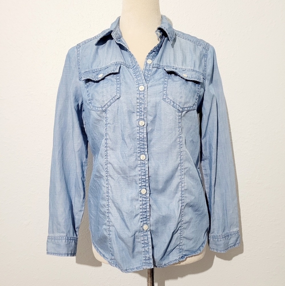Chico’s Woman's Chambray Button Front Shirt Size Small Light Wash Denim Top - Picture 3 of 14